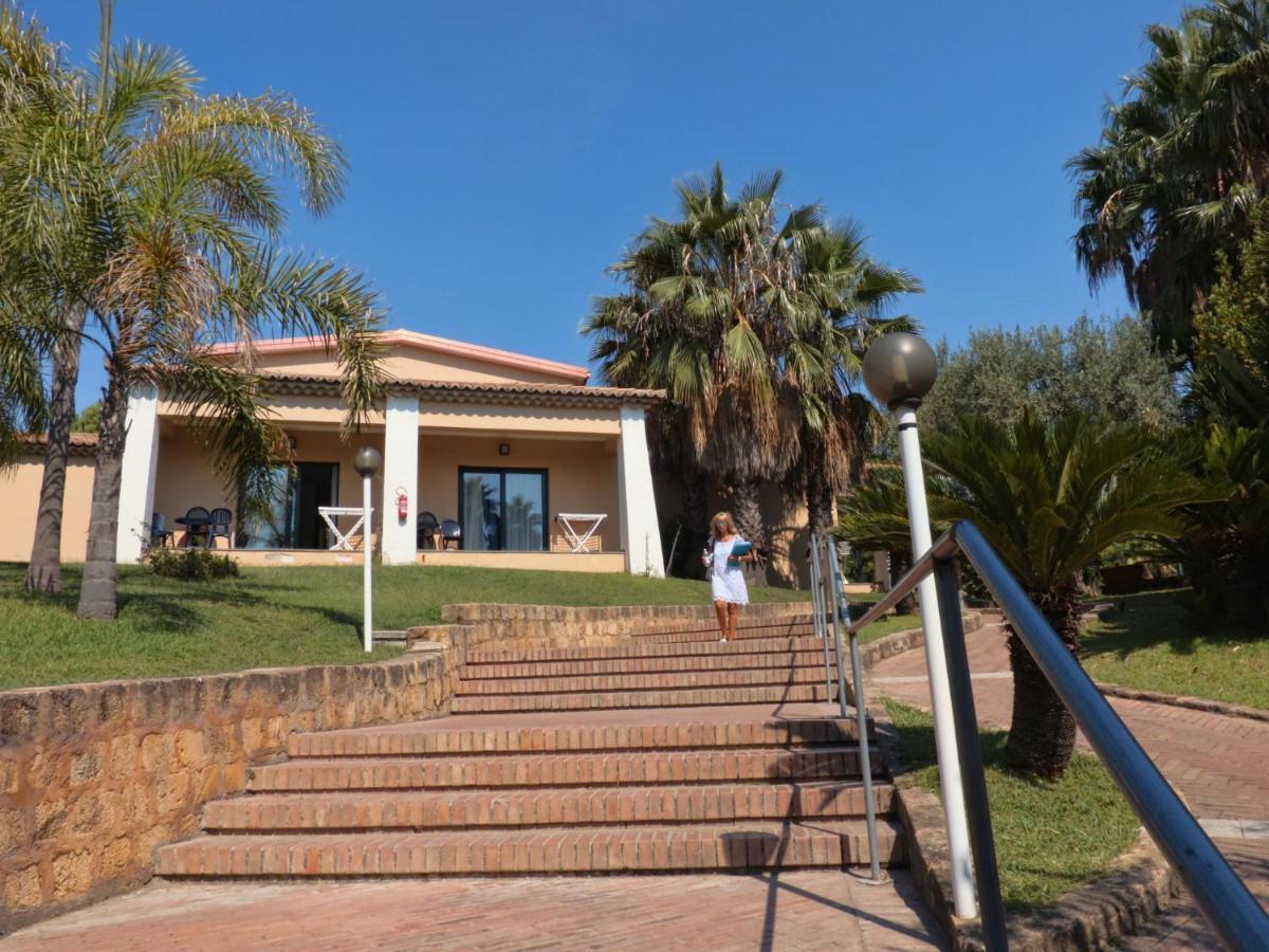 Th Le Castella - Baia Degli Dei Village Exterior foto